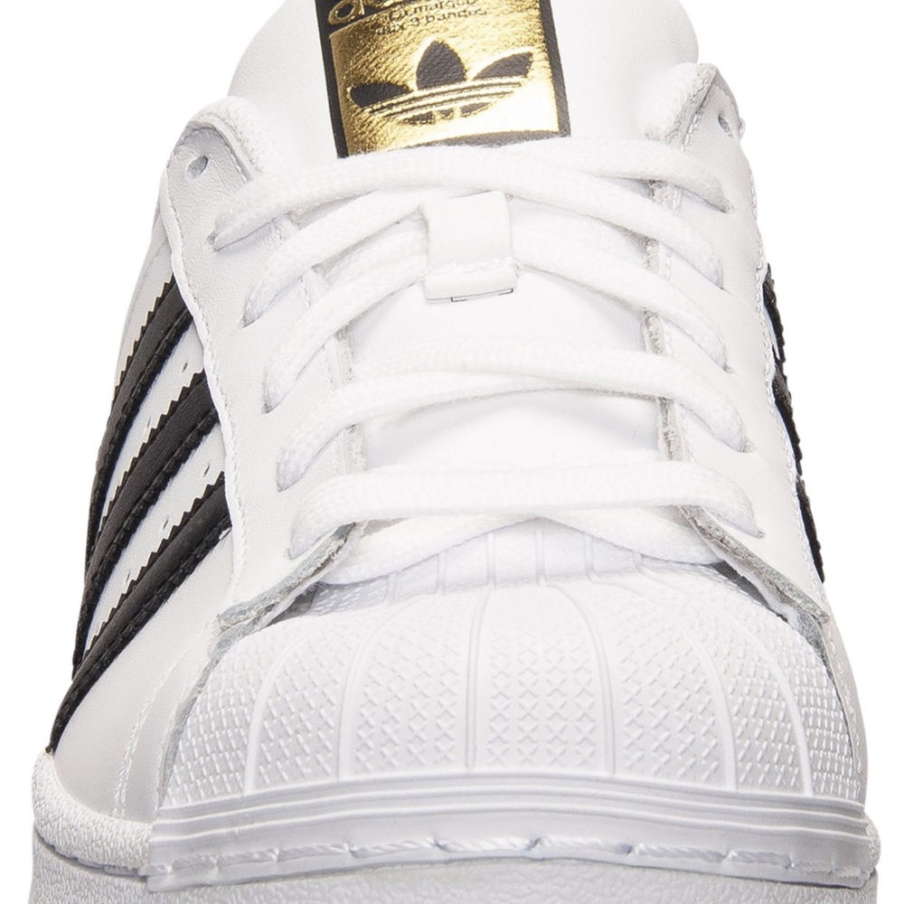 NEW Adidas Superstar Shell Toe Casual Sneaker - Picture 2 of 6
